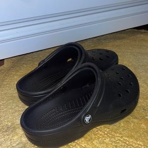 Black Crocs, Size 7